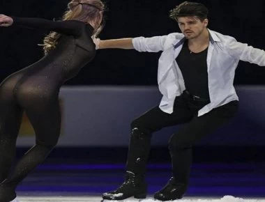 Τους τρέλανε όλους με το διάφανο κορμάκι και μετά είπε «ελπίζω να μην ήταν πρόστυχο! (φώτο-βίντεο)